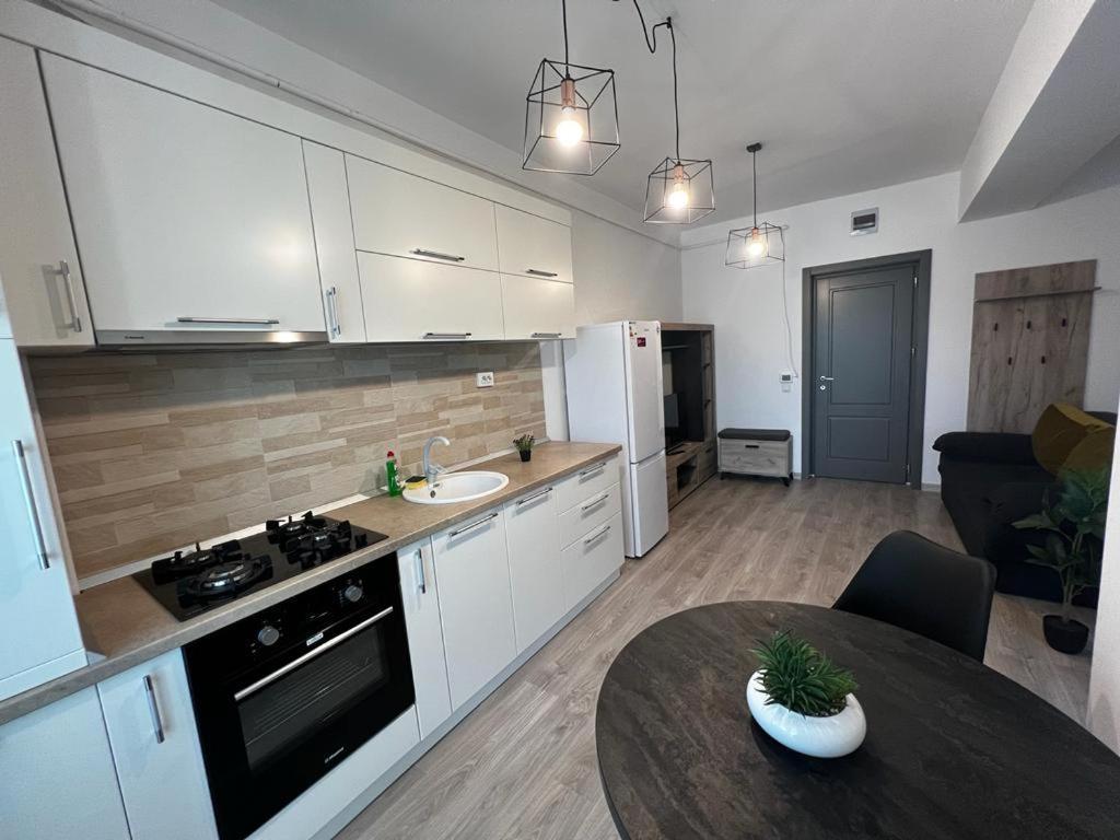 Cozy Accommodation Central City - Iasi Ngoại thất bức ảnh
