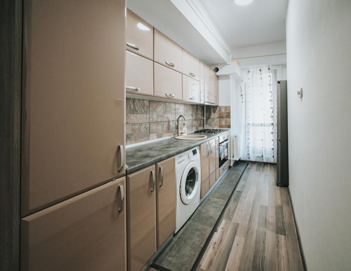 Cozy Accommodation Central City - Iasi Ngoại thất bức ảnh
