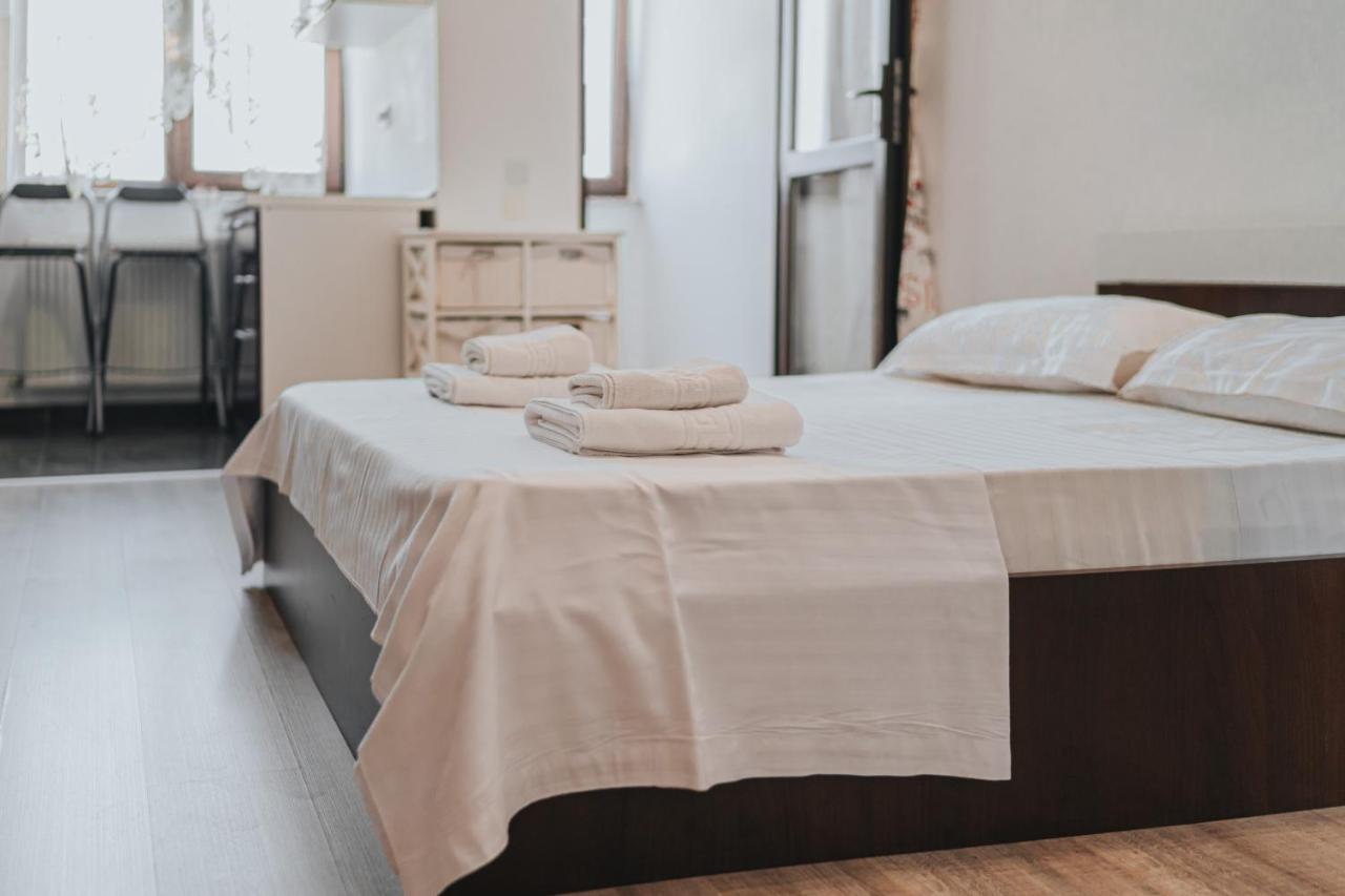 Cozy Accommodation Central City - Iasi Ngoại thất bức ảnh